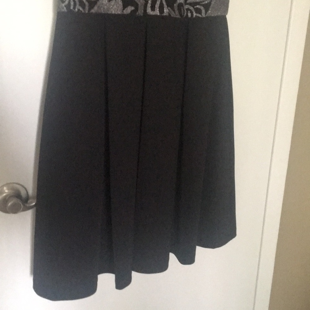 Dress - Picture 4 of 6